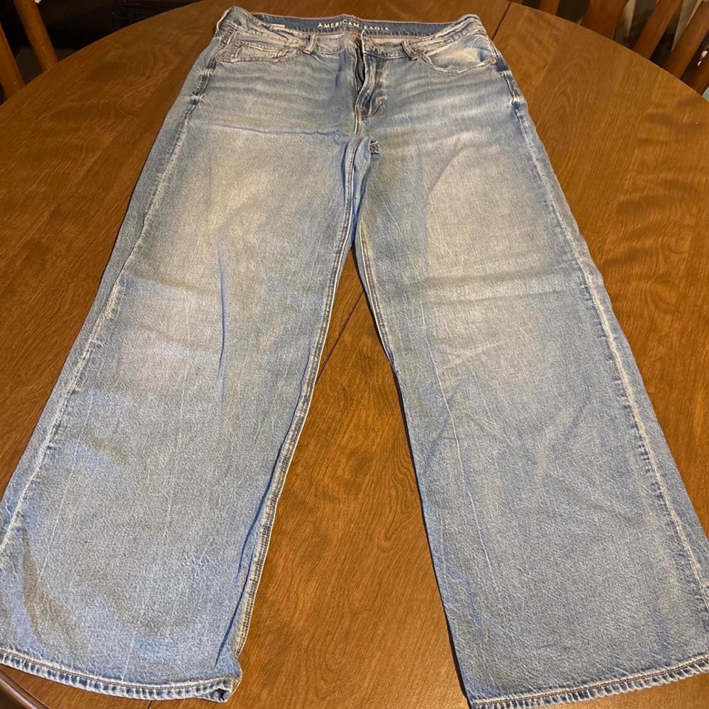 AE Women’s Low-Rise Skater Jeans
